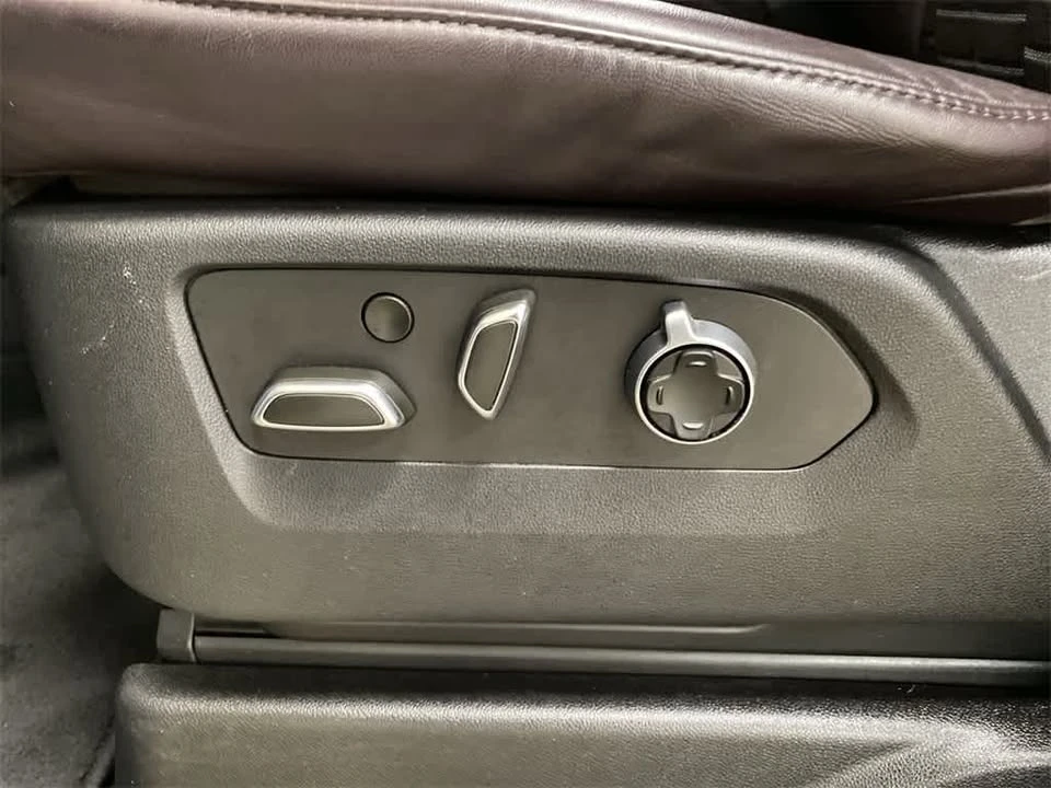 2021 Cadillac Escalade 5th Gen - Image 15 of 20