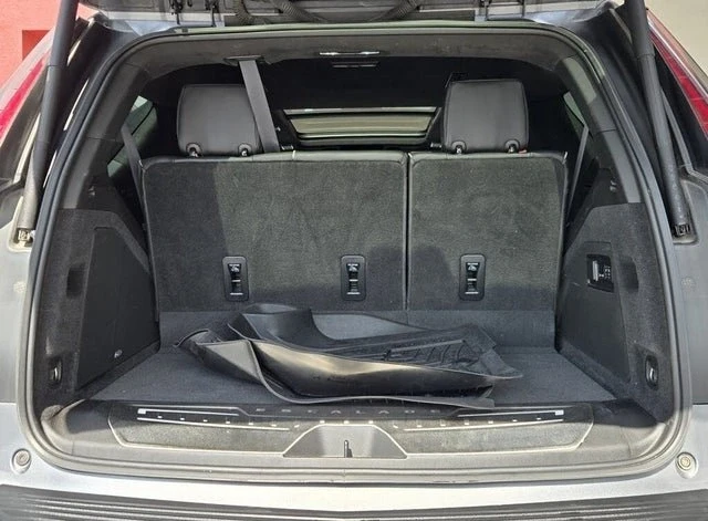 2021 Cadillac Escalade 5th Gen - Image 15 of 16