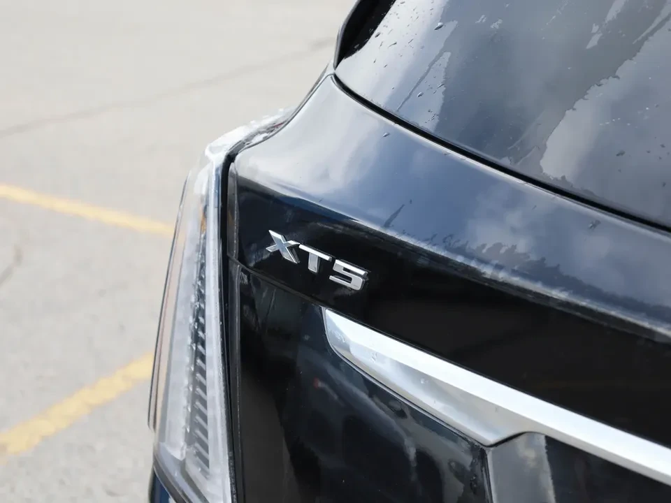 2021 Cadillac XT5 - Image 9 of 20