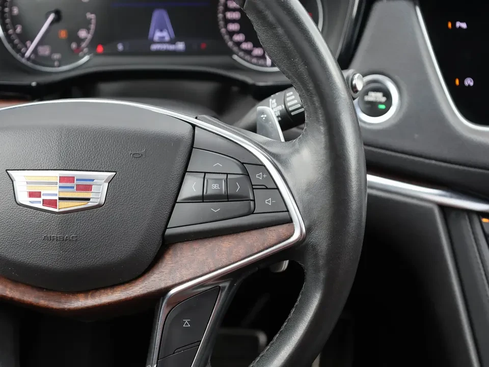 2021 Cadillac XT5 - Image 16 of 20