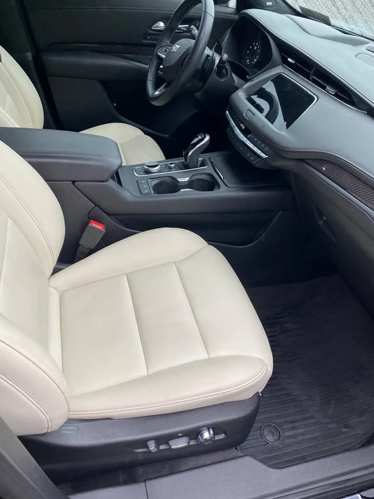 2021 Cadillac XT4 - Image 12 of 16