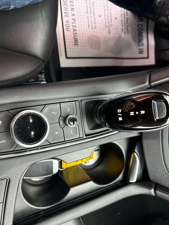 2021 Cadillac XT5 - Image 17 of 18