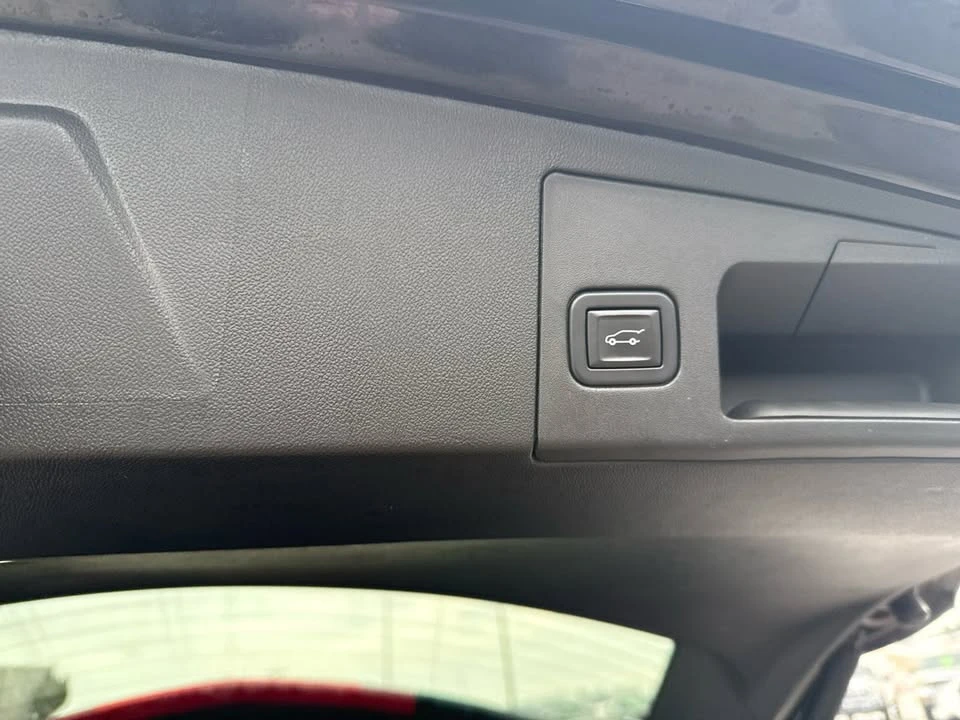 2021 Cadillac XT5 - Image 8 of 18
