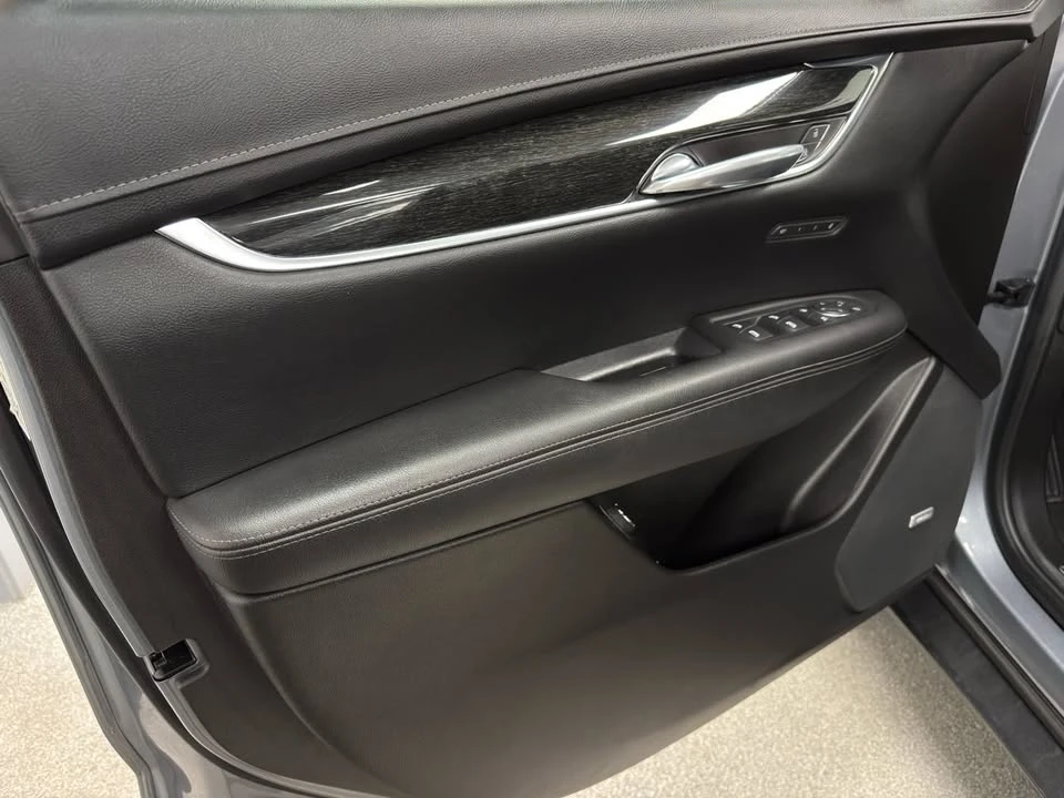 2021 Cadillac XT5 - Image 11 of 17