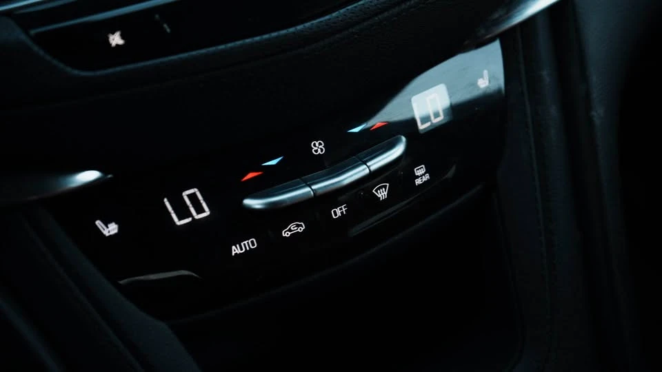 2021 Cadillac XT5 - Image 8 of 10