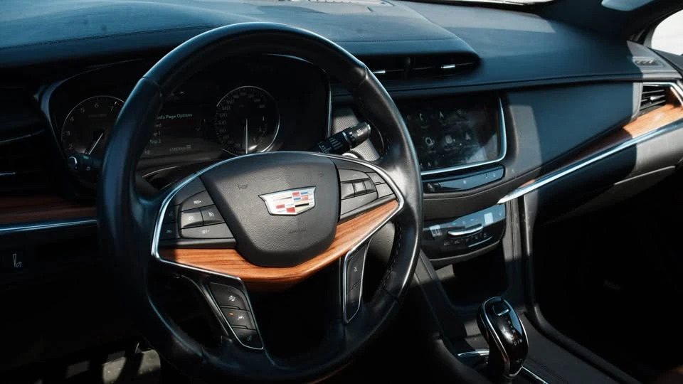 2021 Cadillac XT5 - Image 5 of 10