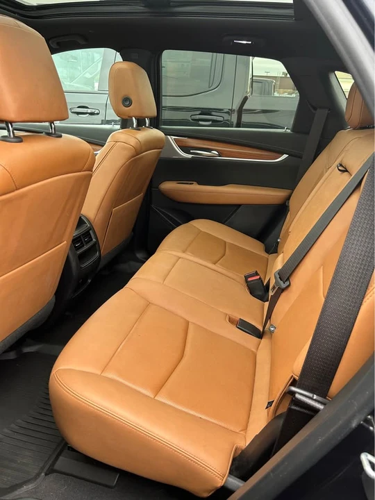 2021 Cadillac XT5 - Image 10 of 12