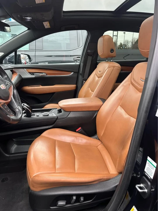 2021 Cadillac XT5 - Image 11 of 12