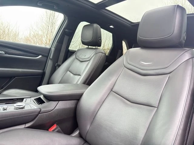 2021 Cadillac XT5 - Image 11 of 20