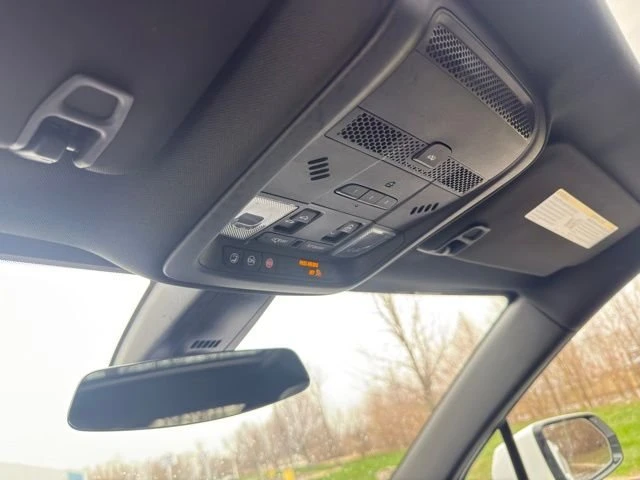 2021 Cadillac XT5 - Image 17 of 20