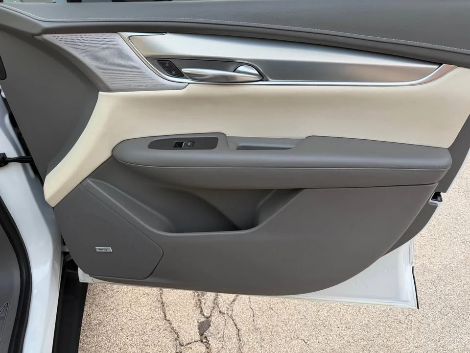 2021 Cadillac XT5 - Image 10 of 11