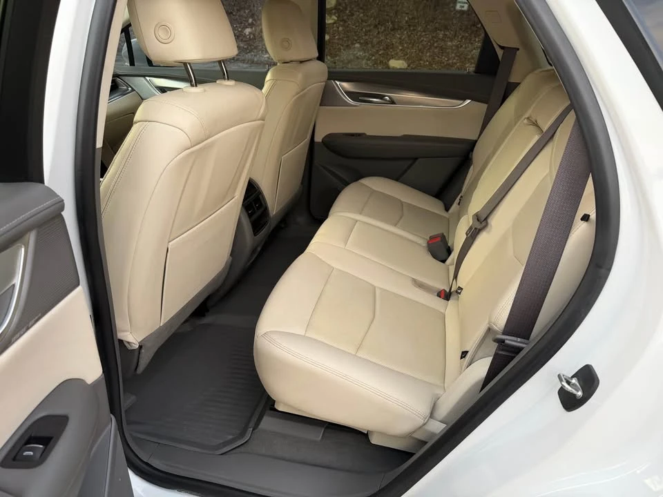 2021 Cadillac XT5 - Image 5 of 11
