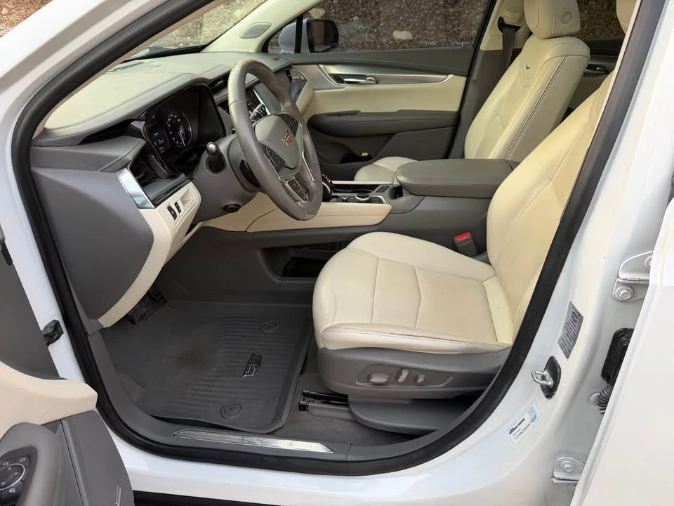 2021 Cadillac XT5 - Image 9 of 11