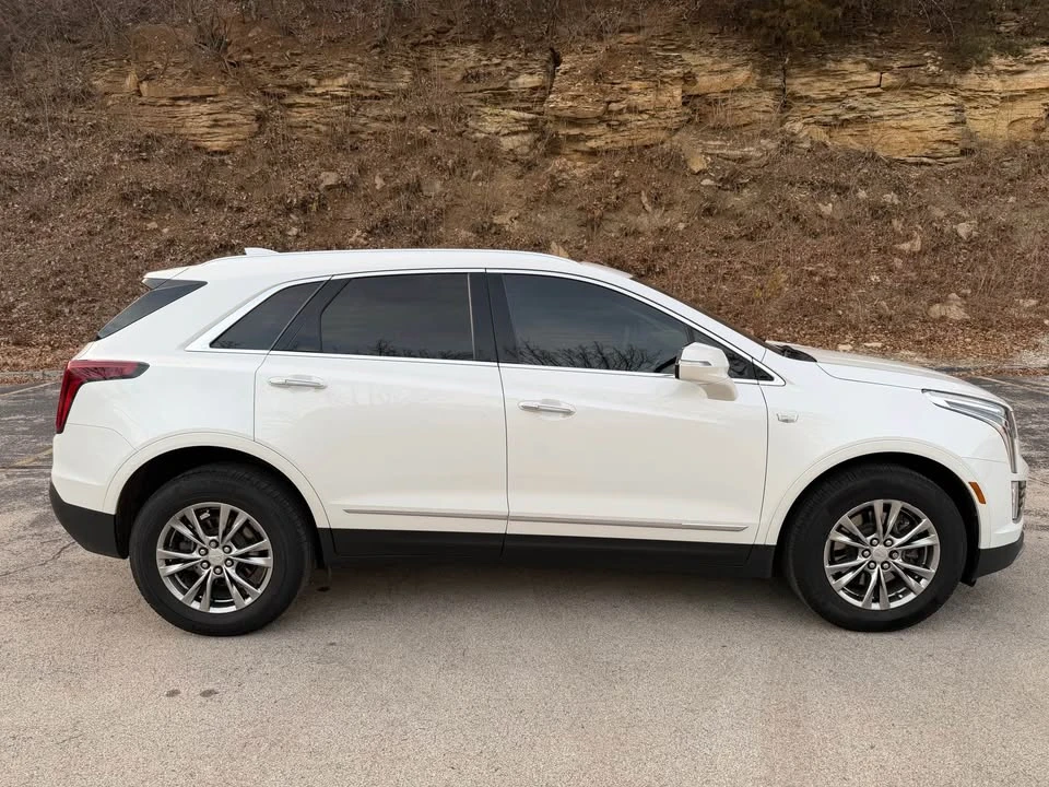 2021 Cadillac XT5 - Image 4 of 11
