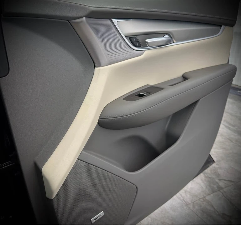 2021 Cadillac XT5 - Image 16 of 20