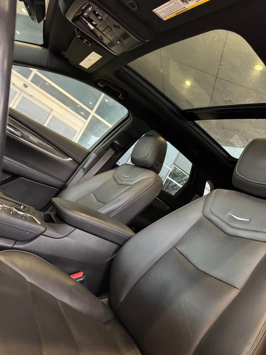 2021 Cadillac XT5 - Image 11 of 20