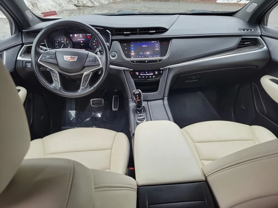 2021 Cadillac XT5 - Image 2 of 18