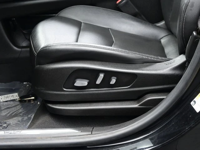 2021 Cadillac XT5 - Image 10 of 20