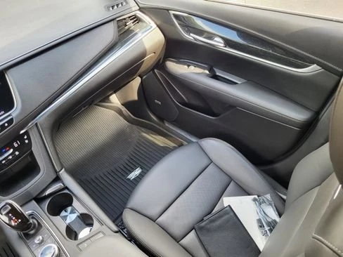 2021 Cadillac XT5 - Image 14 of 20