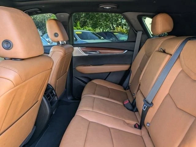 2021 Cadillac XT5 - Image 14 of 19