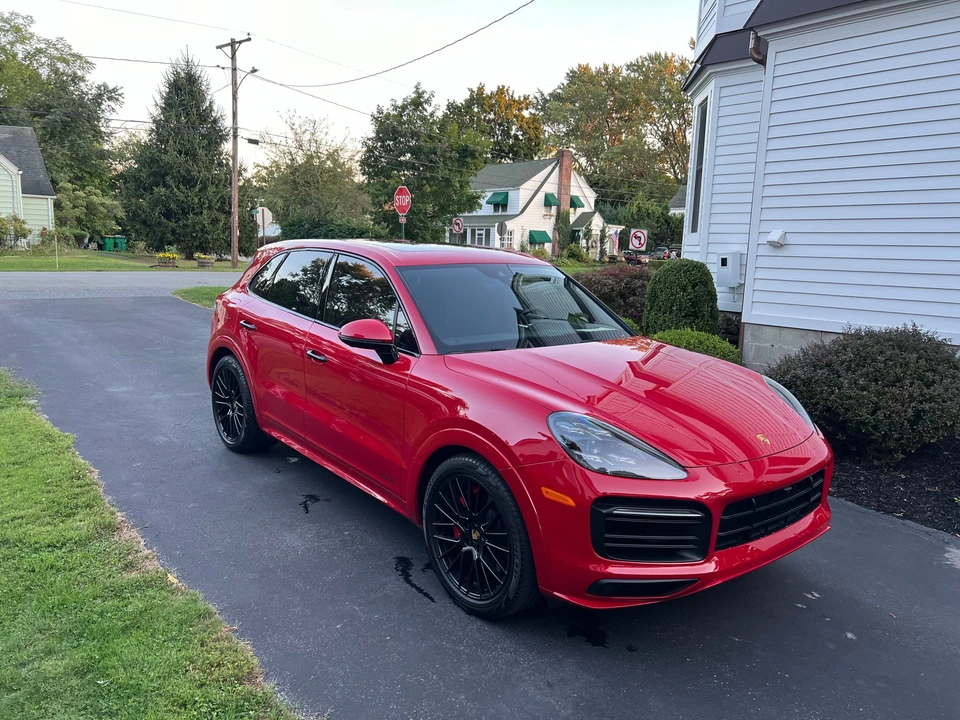 2021 Porsche 9Y0/9Y3 Cayenne GTS - Image 2 of 12