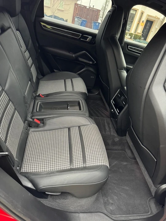 2021 Porsche 9Y0/9Y3 Cayenne GTS - Image 9 of 19