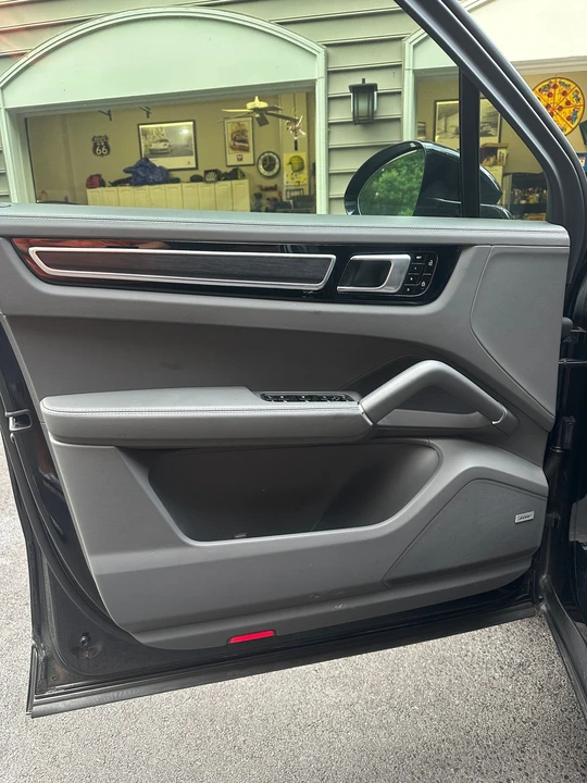 2021 Porsche 9Y0/9Y3 Cayenne GTS - Image 3 of 10