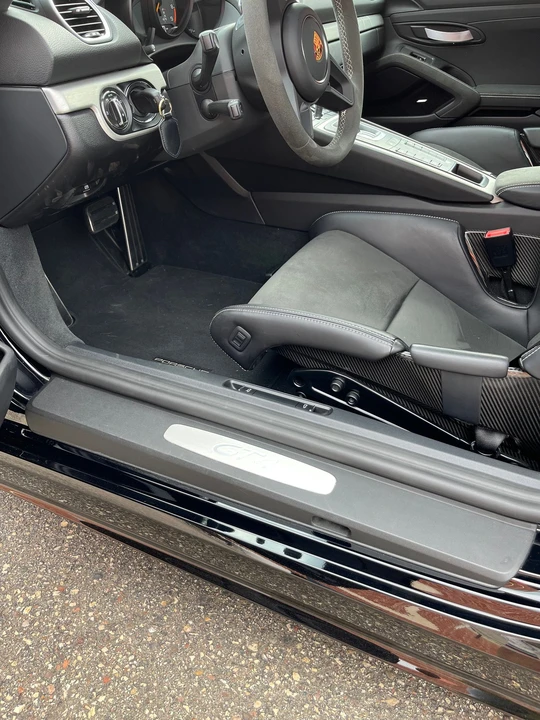 2021 Porsche 718 Cayman GT4 - Image 8 of 16