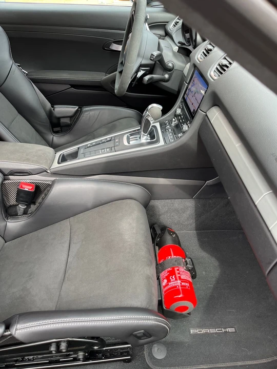 2021 Porsche 718 Cayman GT4 - Image 11 of 16