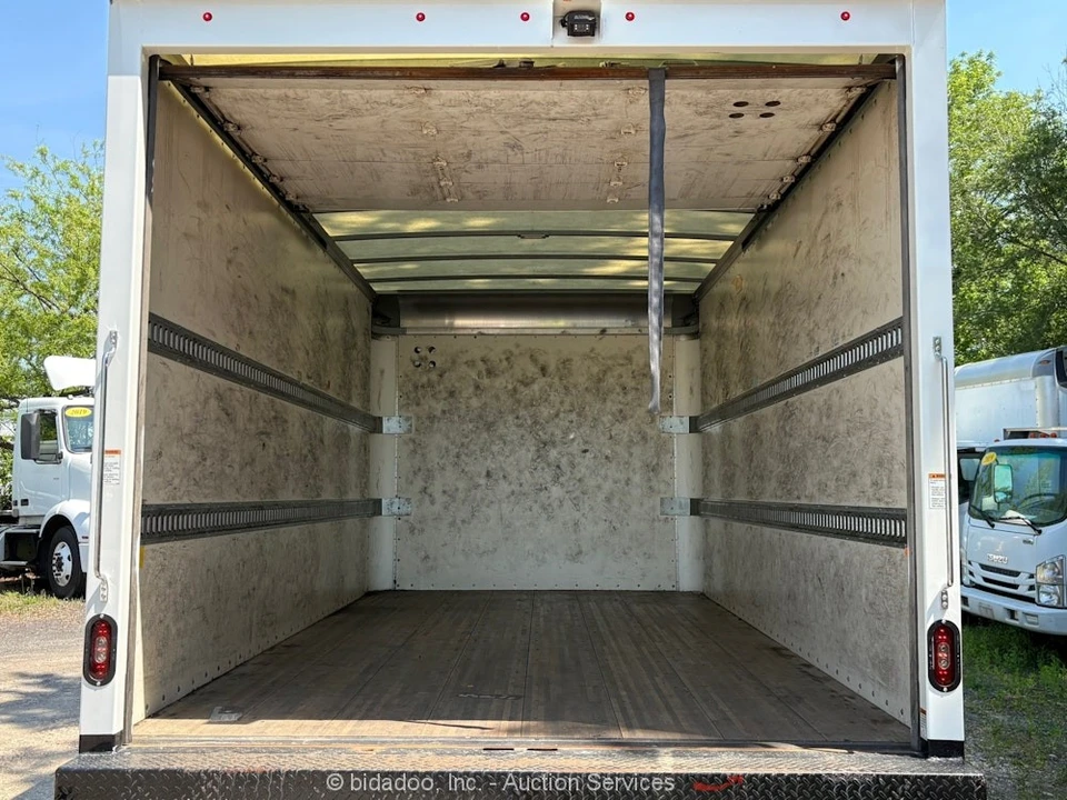 2021 Chevrolet Silverado - Image 11 of 12