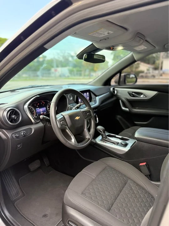 2021 Chevrolet Blazer - Image 8 of 9
