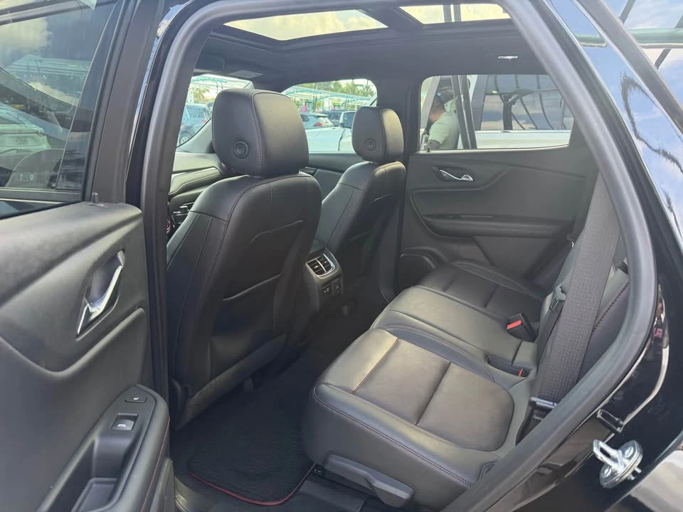 2021 Chevrolet Blazer - Image 8 of 9