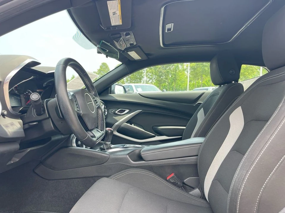 2021 Chevrolet Camaro 6th Gen - Image 9 of 12