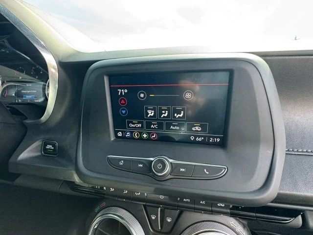 2021 Chevrolet Camaro - Image 24 of 31