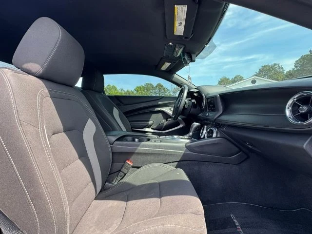 2021 Chevrolet Camaro - Image 12 of 31