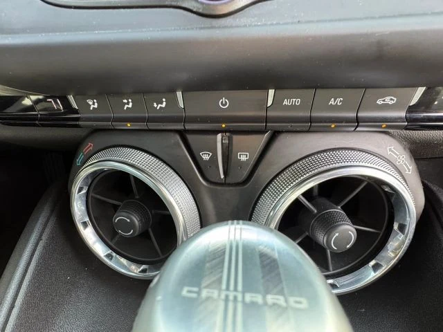 2021 Chevrolet Camaro - Image 23 of 31
