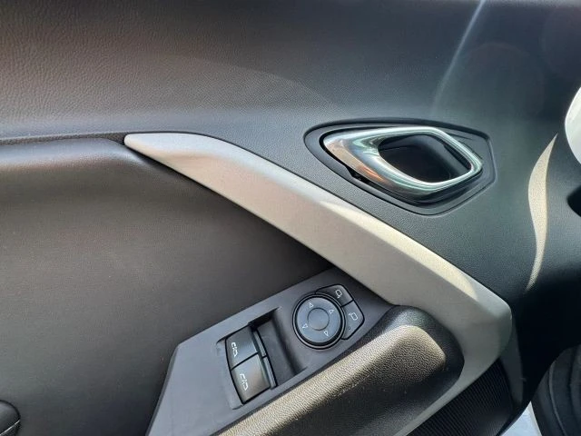2021 Chevrolet Camaro - Image 27 of 31