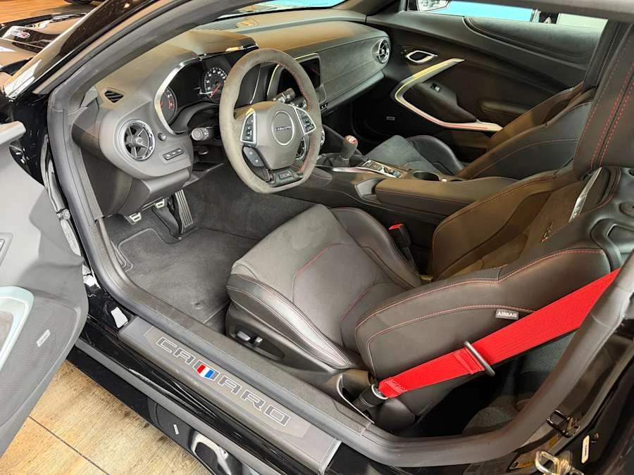 2021 Chevrolet Camaro ZL1 6th Gen - Image 9 of 26