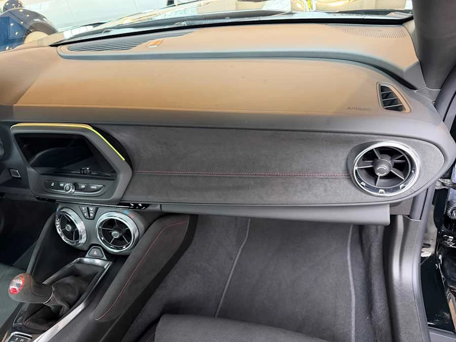 2021 Chevrolet Camaro ZL1 6th Gen - Image 17 of 26
