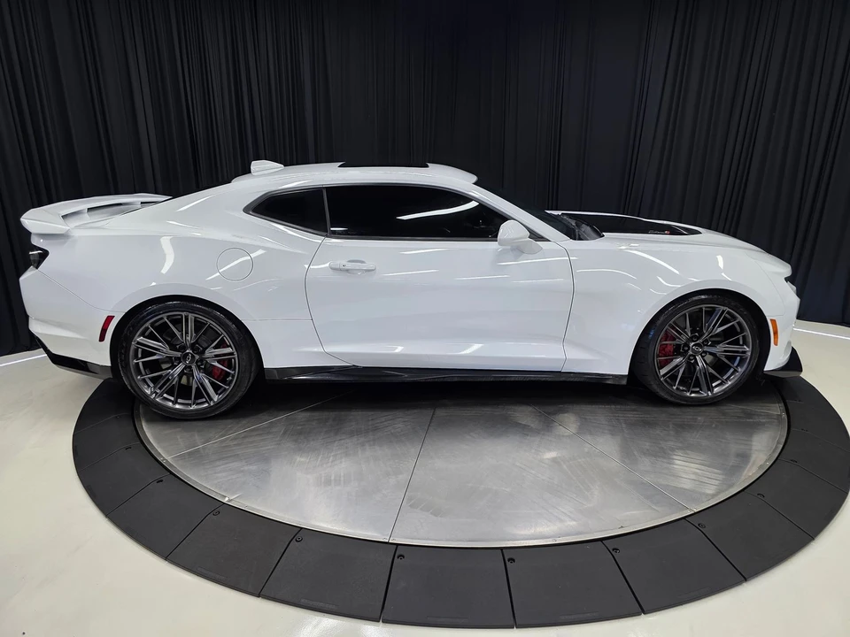 2021 Chevrolet - Image 18 of 31