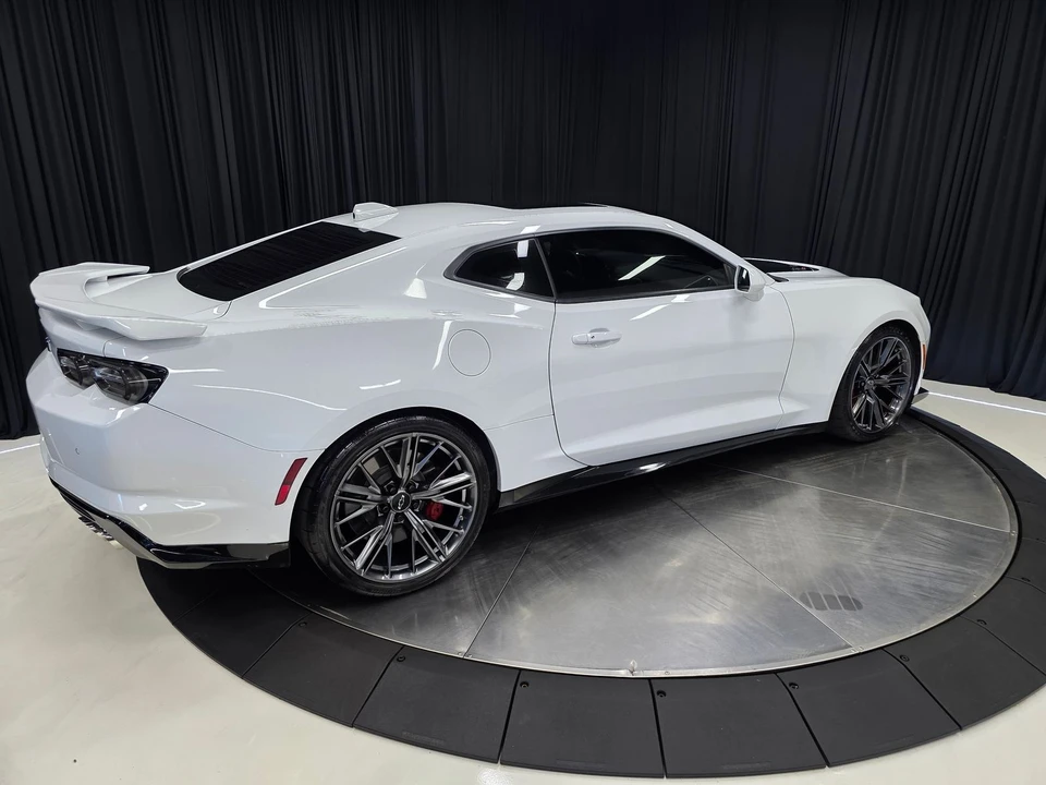 2021 Chevrolet - Image 17 of 31