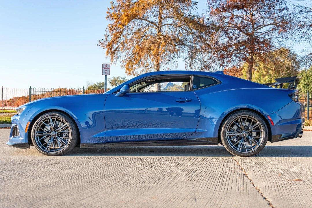 2021 Chevrolet Camaro ZL1 6th Gen - Image 3 of 31