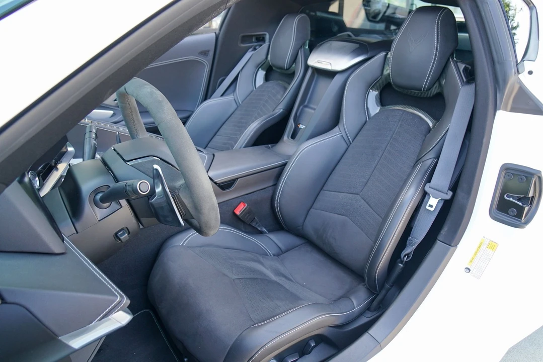 2021 Chevrolet Corvette C8 - Image 17 of 31