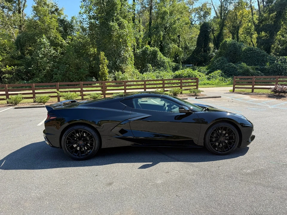 2021 Chevrolet Corvette C8 - Image 3 of 10