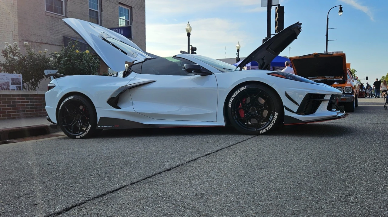 2021 Chevrolet Corvette C8 - Image 6 of 31