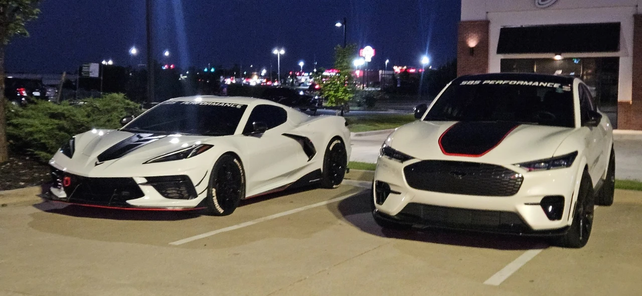 2021 Chevrolet Corvette C8 - Image 4 of 31