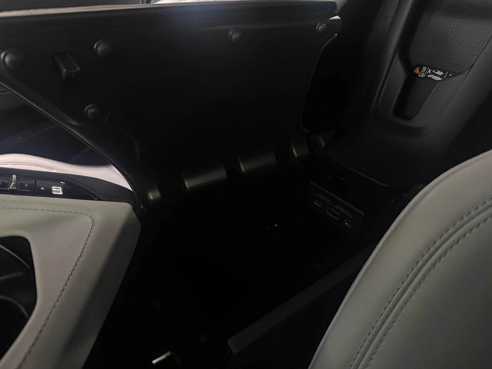 2021 Chevrolet Corvette C8 - Image 8 of 31