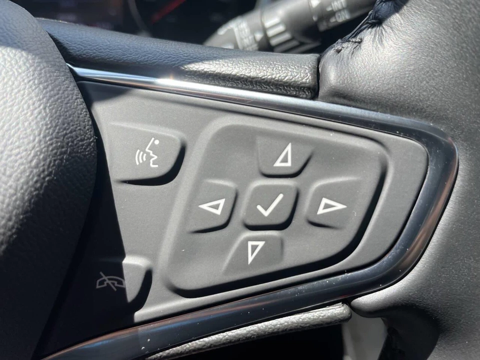 2021 Chevrolet Equinox - Image 23 of 31