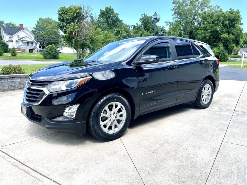 2021 Chevrolet Equinox - Image 2 of 31