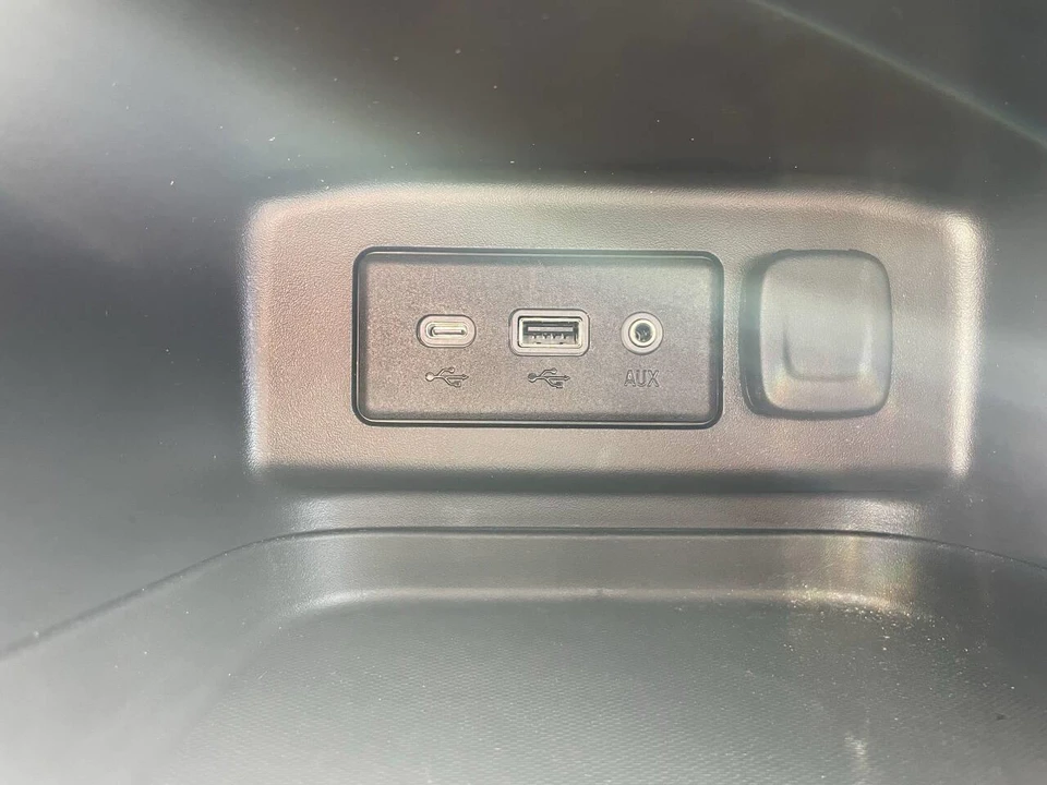 2021 Chevrolet Equinox - Image 22 of 31